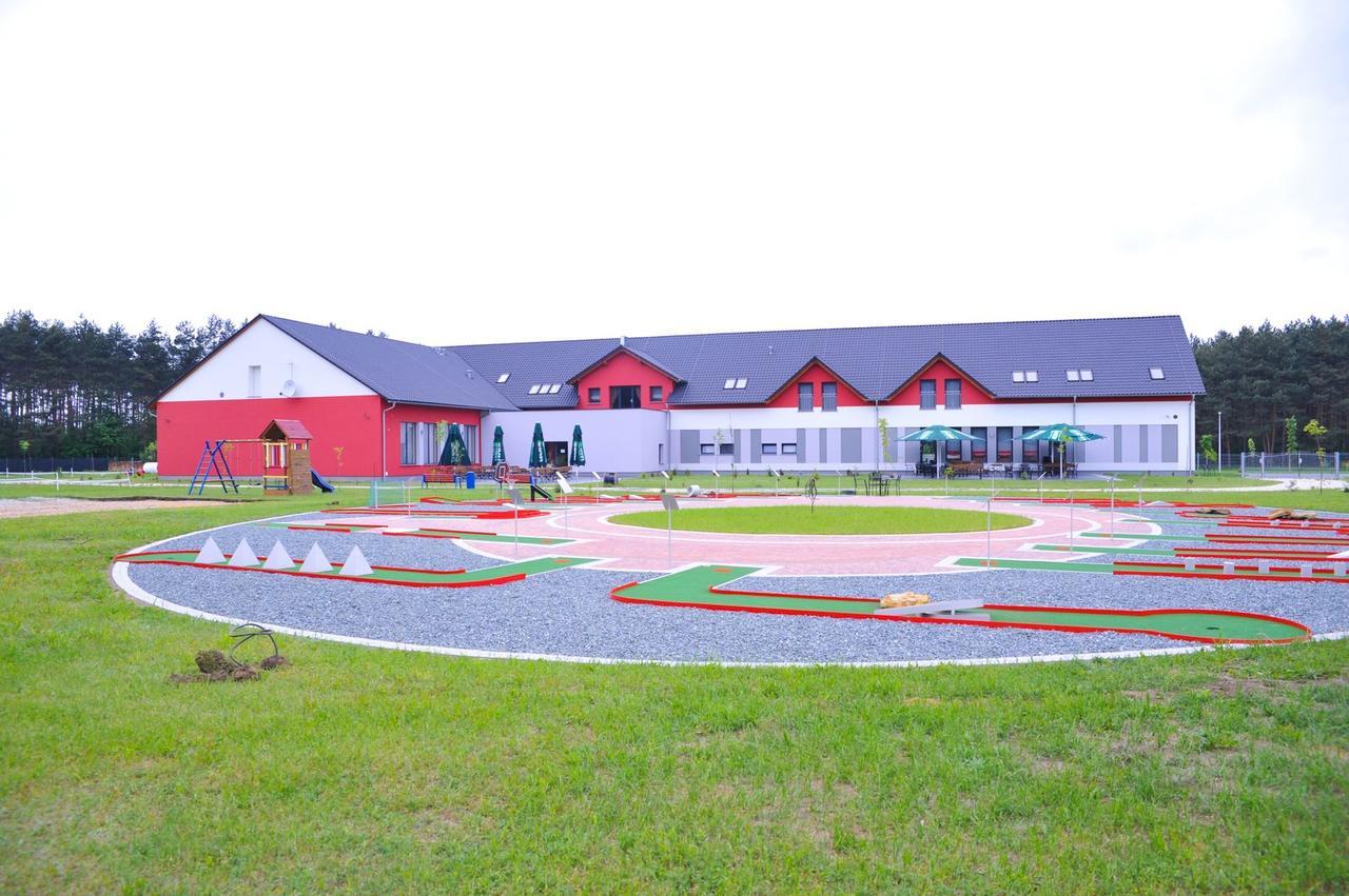 Oswald Arena Hotel Jemielnica Bagian luar foto