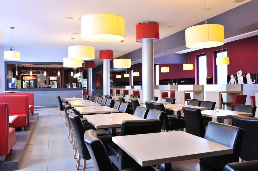 Oswald Arena Hotel Jemielnica Bagian luar foto