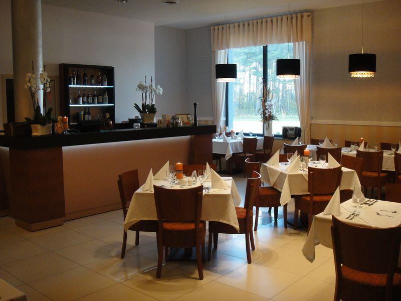 Oswald Arena Hotel Jemielnica Bagian luar foto